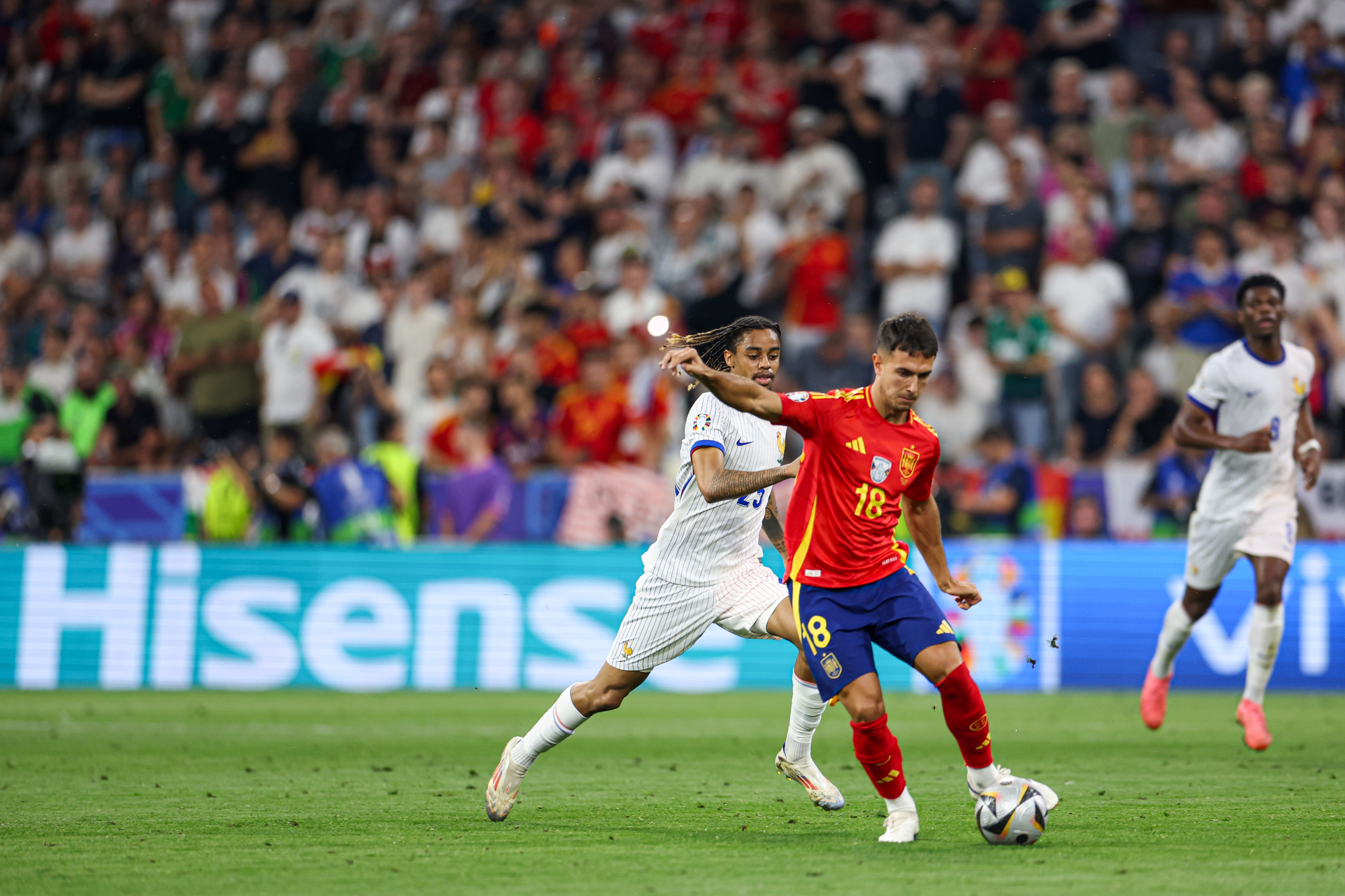 包含西班牙力克波兰，一路晋级半决赛的词条